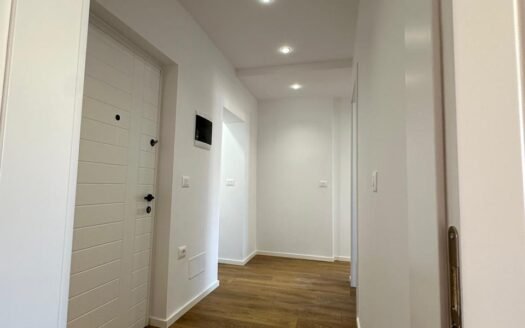 Shitet Apartament 2+1