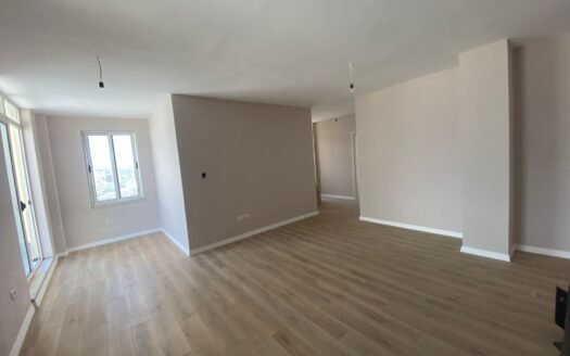 Shitet Apartament 2+1+2 + Verandë në Astir