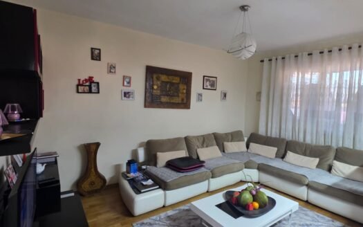 <trp-post-container data-trp-post-id='32706'>Apartament 1+1 për shitje në Kombinat</trp-post-container>